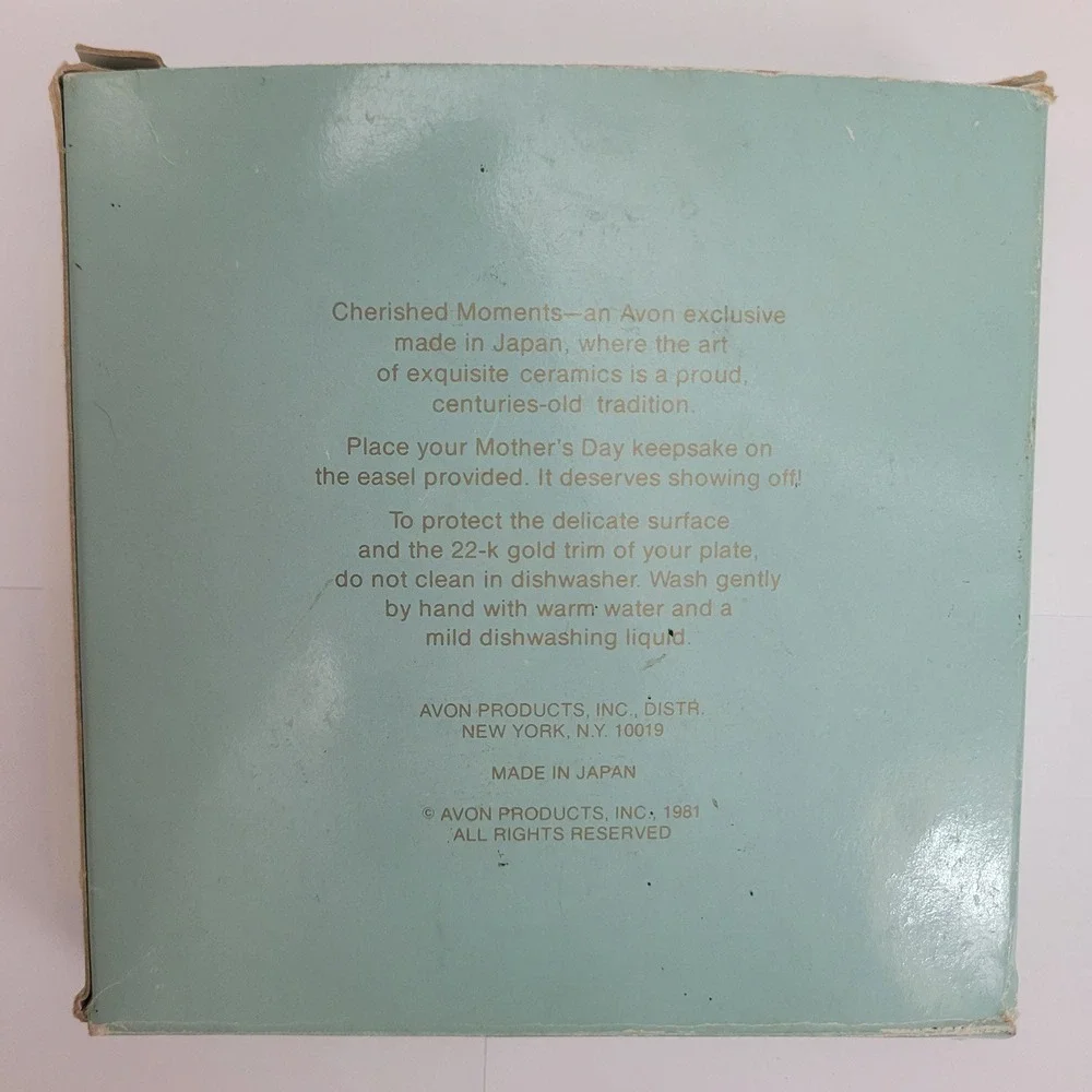 Avon Mother's Day 1981 Collector Plate Cherished Moments Vintage Gold Trim Box